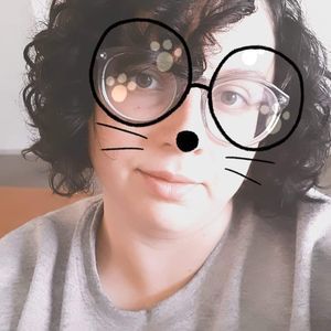 Meet your Posher, Caitlin